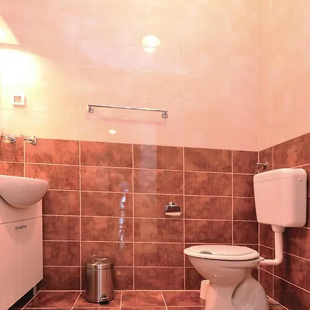 Gorgeous In With Swimming Pool Apartman