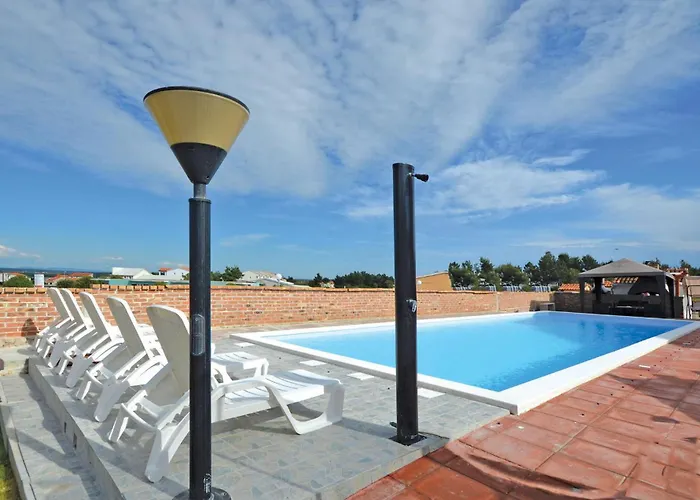 In With Outdoor Swimming Pool Appartement Nin