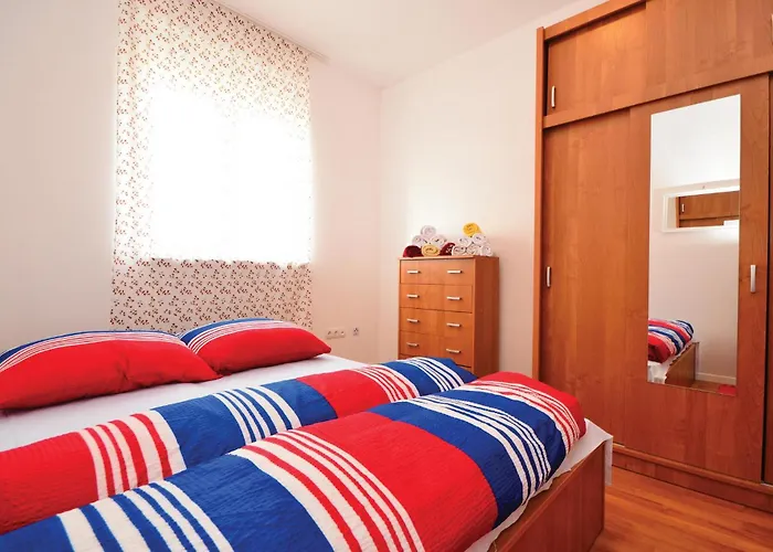 In With Outdoor Swimming Pool Апартаменты