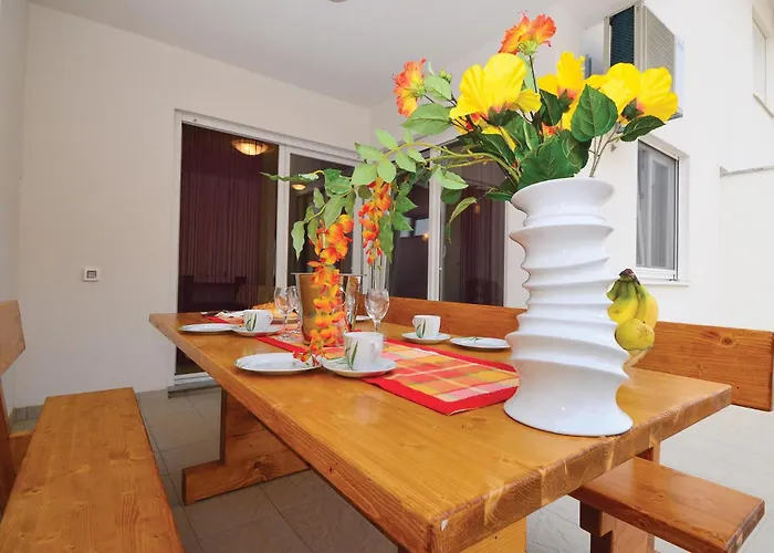 In With Outdoor Swimming Pool Nin