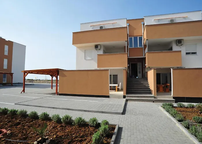 In With Outdoor Swimming Pool Apartman